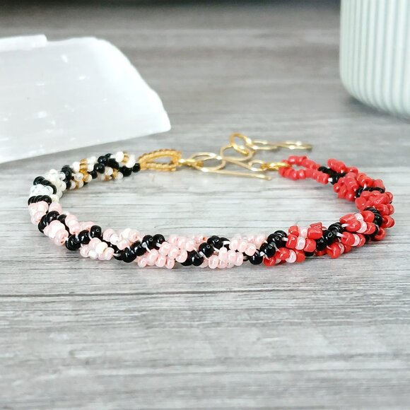Gradient Spiral Beaded Bracelet, Red Pink White & Black, Adjustable 7 - 9" - Picture 1 of 8